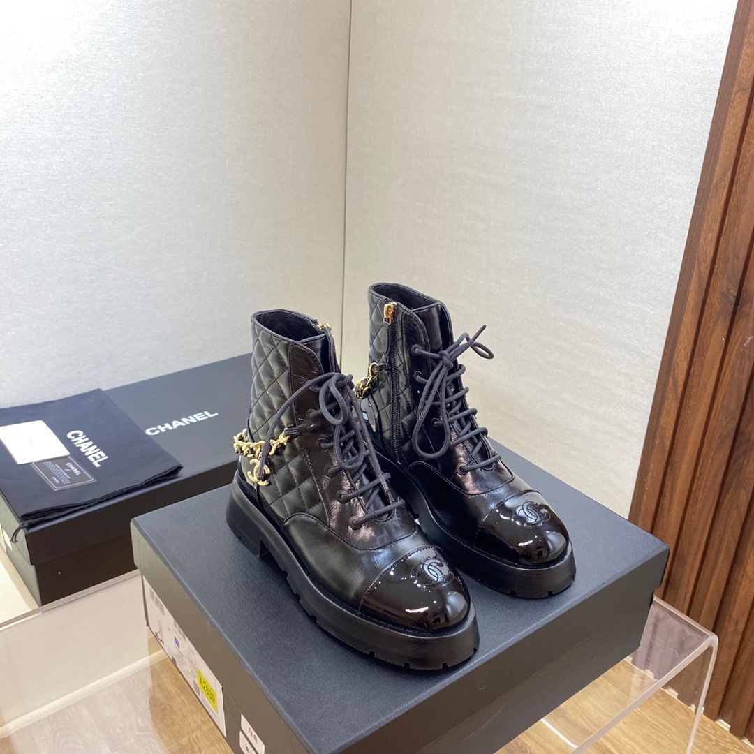 Chanel 004 boots XM093