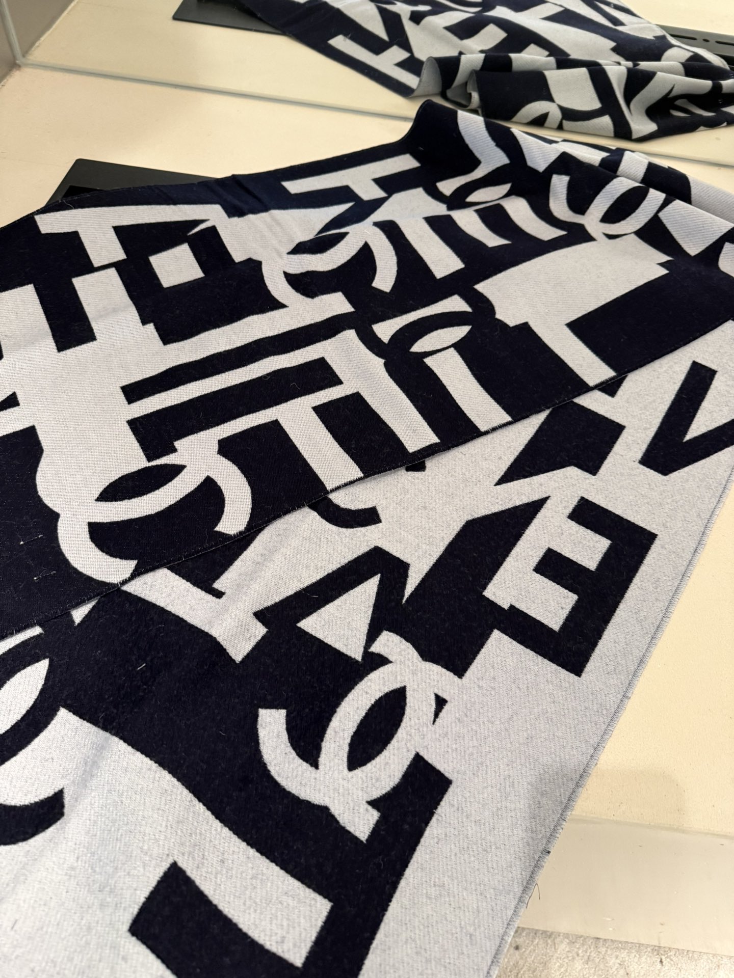 Chanel Scarf Monograph Logo 95% Sheep Wool 5% Silk 43*202cm Accessories