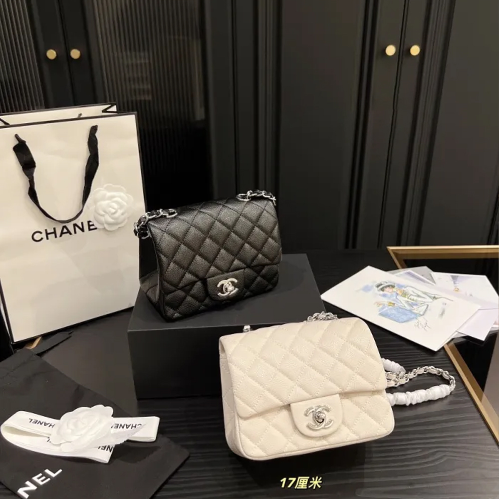 Chanel Shoulder Bag 017 DB071 17cm