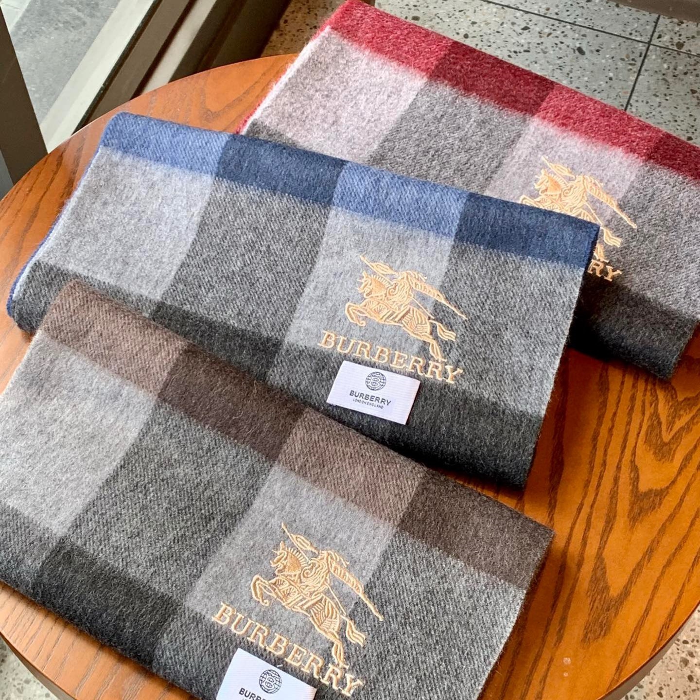 Burberry Scarf Two-Tone Scarf 100% Cashmere 30*180cm Accessories