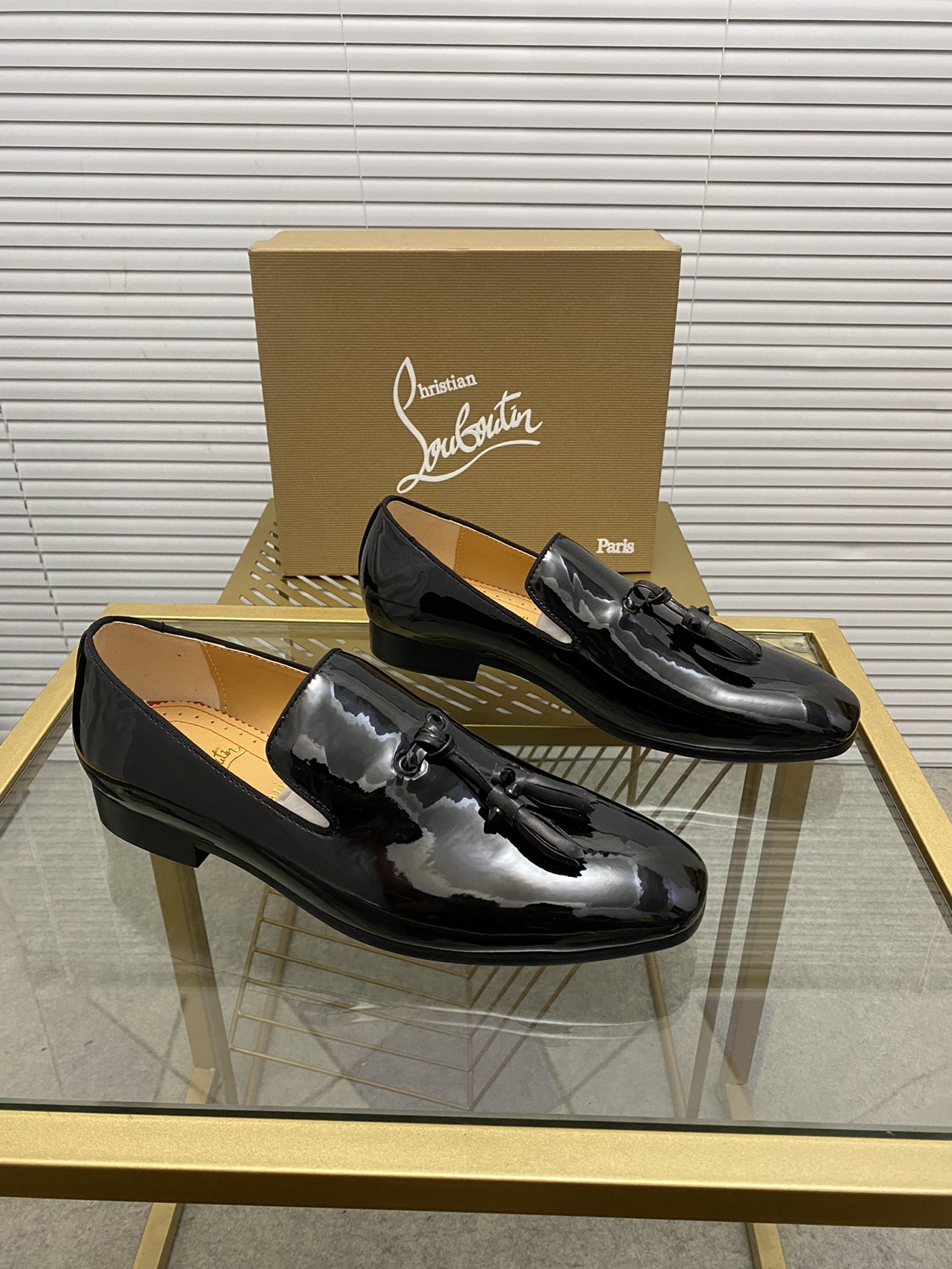 Christian Louboutin 053 Casual shoes HL003