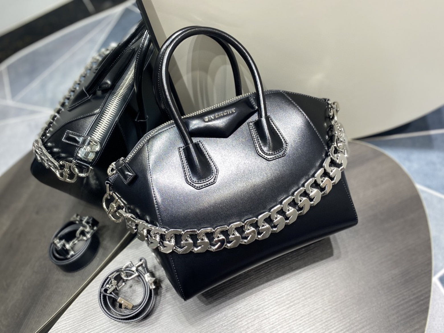 GIVENCHY Antigona Bag LM062072 22-28cm