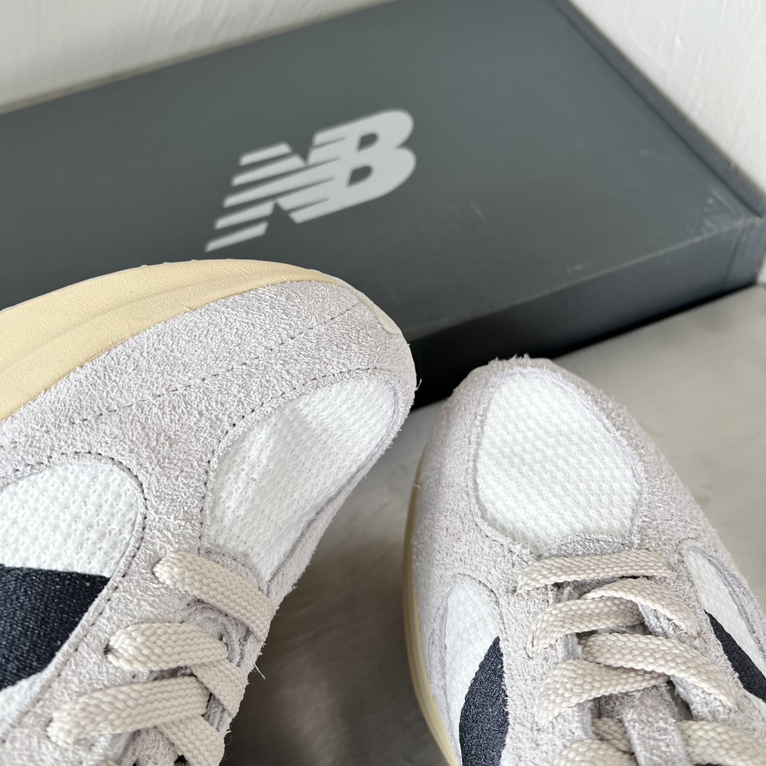 New Balance Sneakers SportsNB warped runner