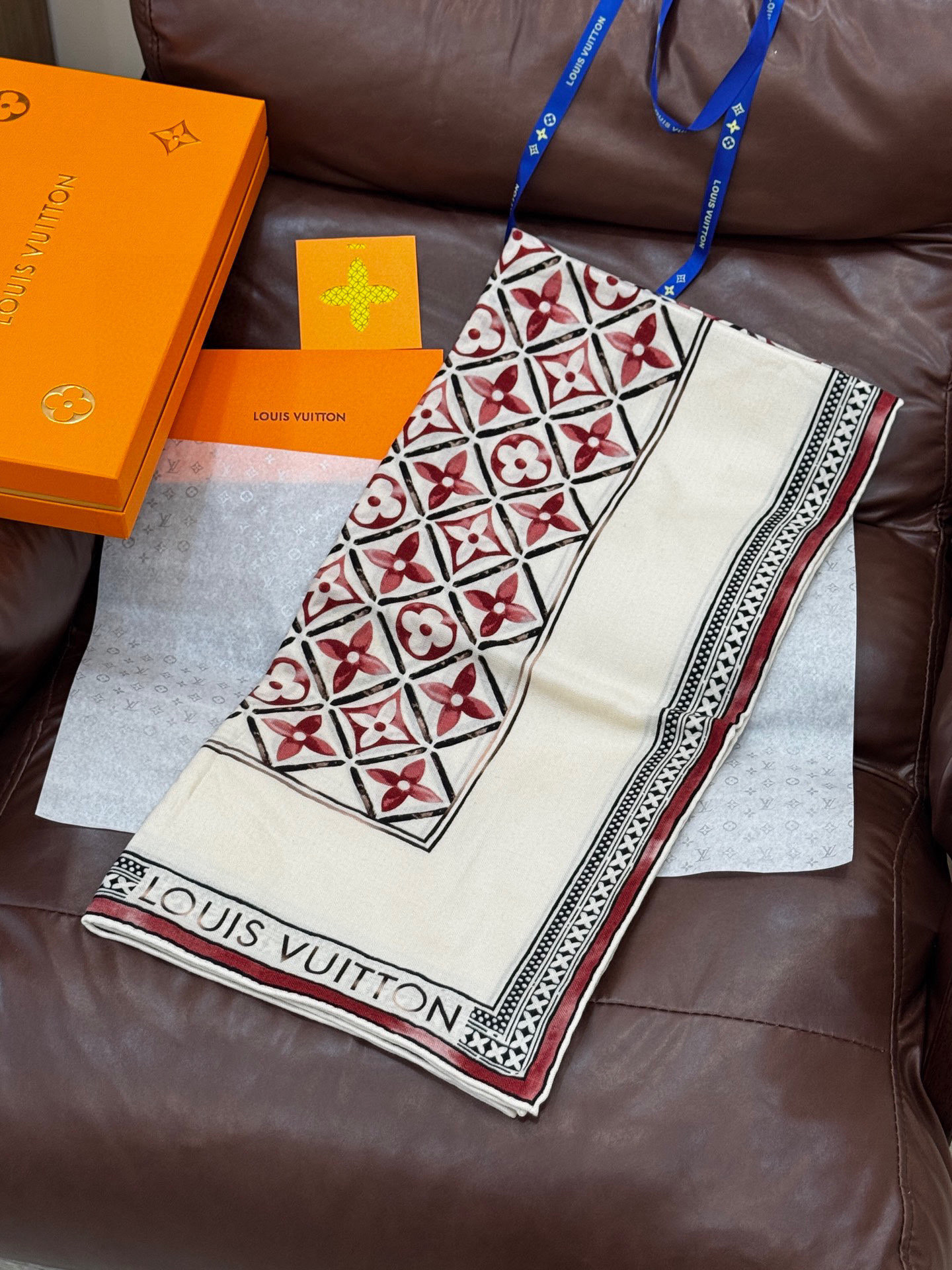Louis Vuitton Scarf Double-Sided Same-Color Shawl 30% Silk 70% Cashmere 140*140cm Accessories