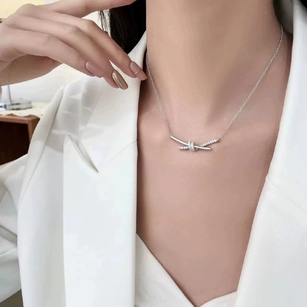 Tiffany & Co. Necklace 002