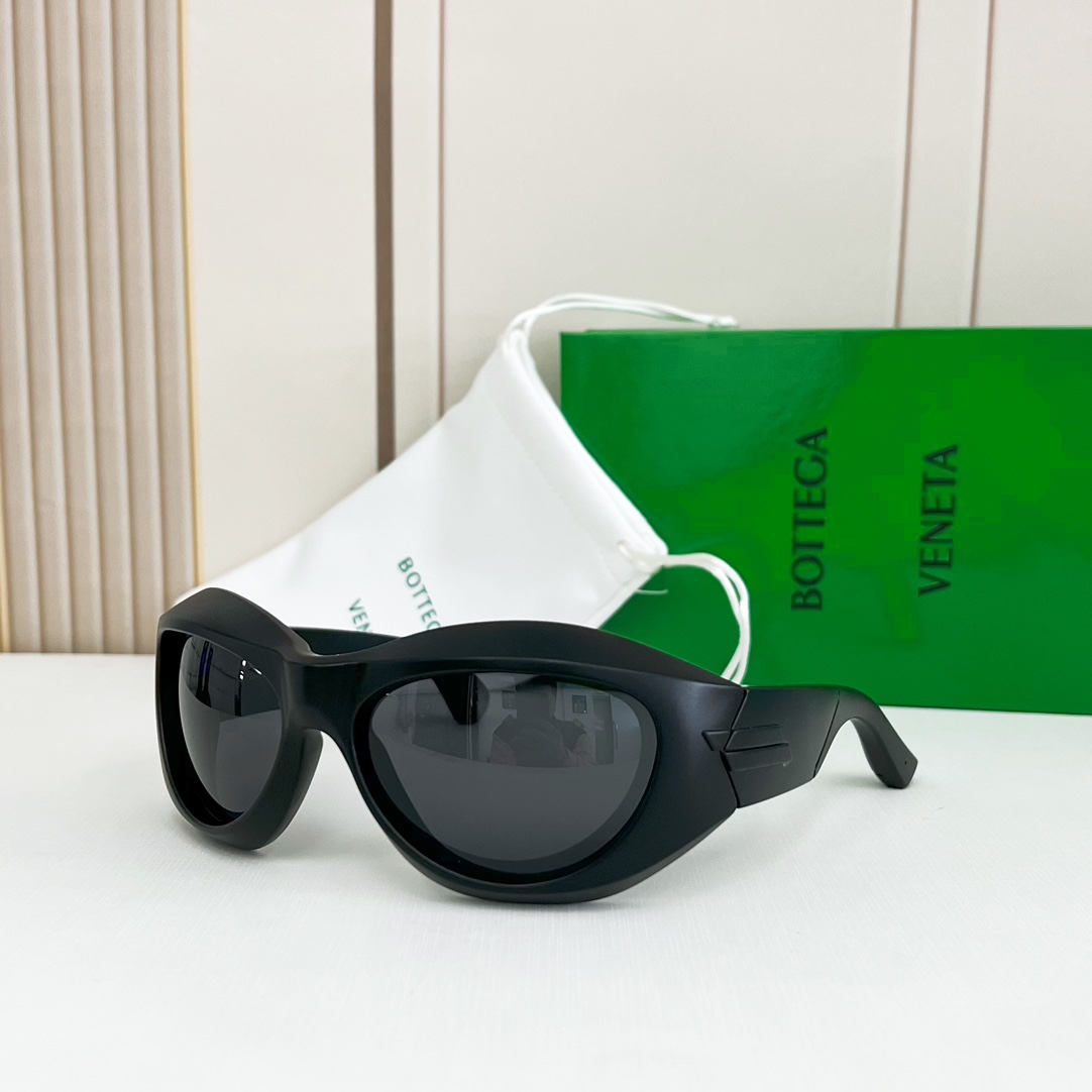 Bottega Veneta Sunglasses BV1087S SM051