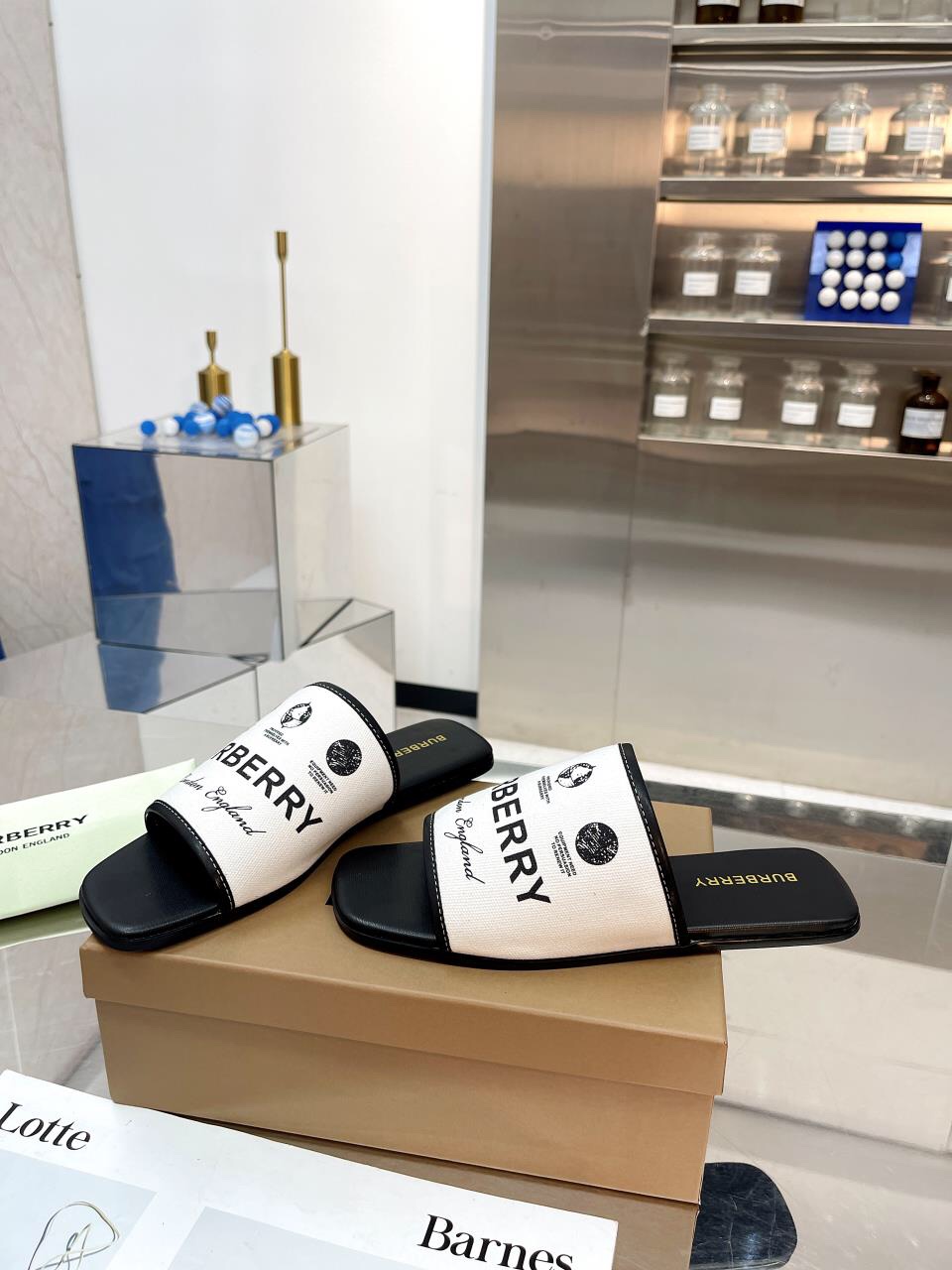 Burberry shoes 008 XM081