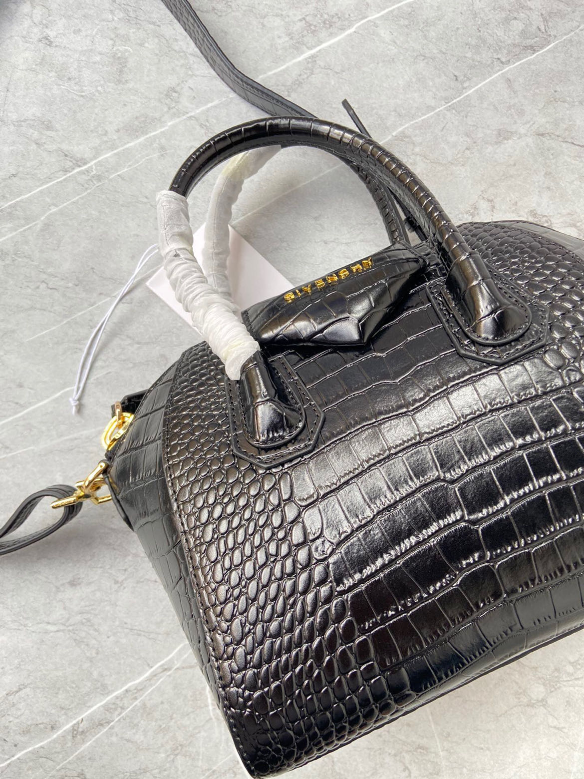 GIVENCHY Antigona Bag Black Crocodile LM022032042 20-33cm