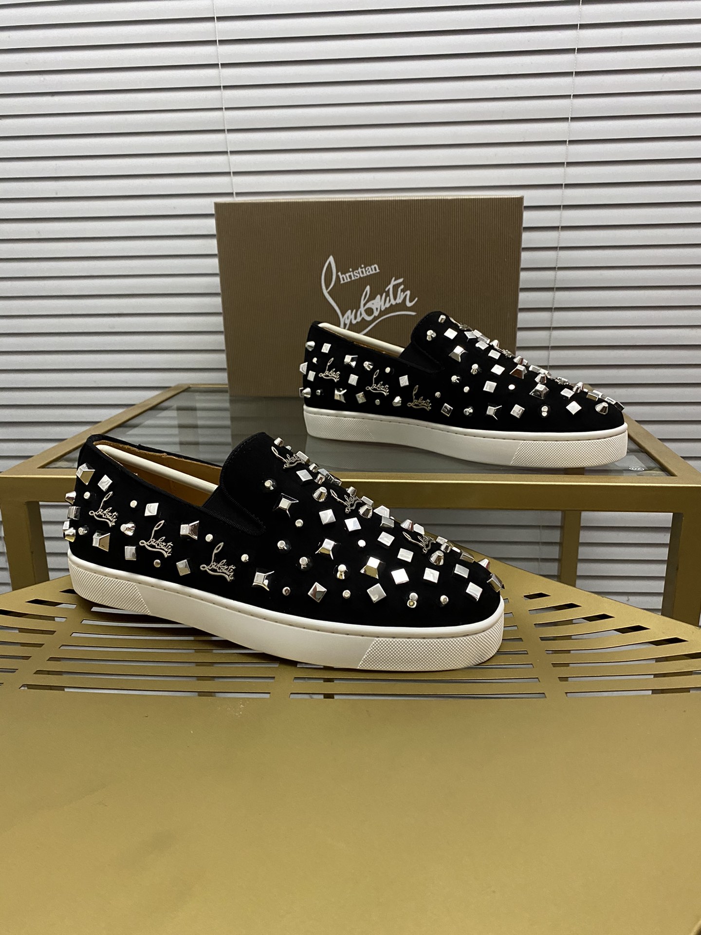 Christian Louboutin 023 Casual shoes HL003
