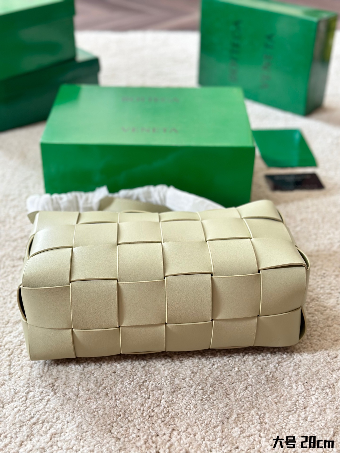 Bottega Veneta Cassette Bag 004 DB551 28cm