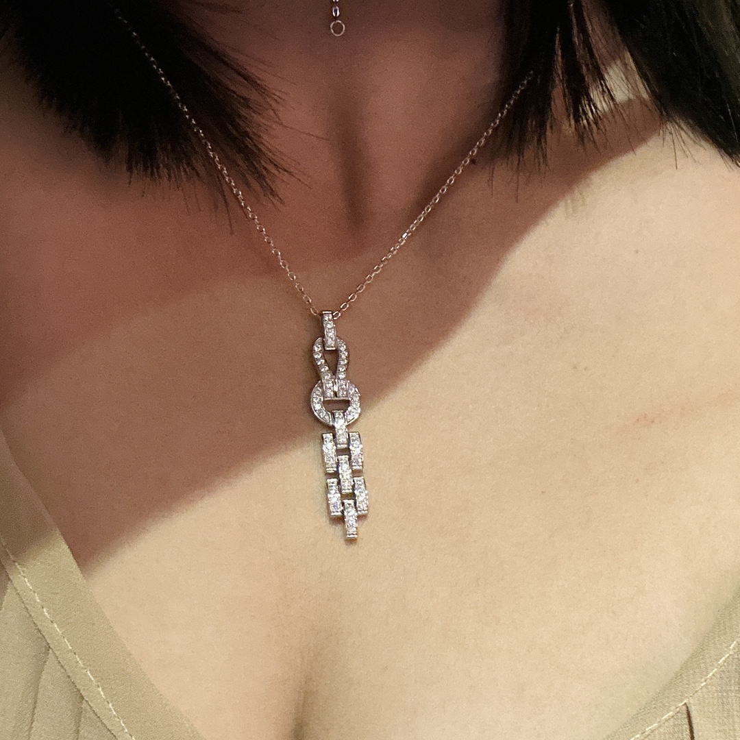 Cartier Necklace 008