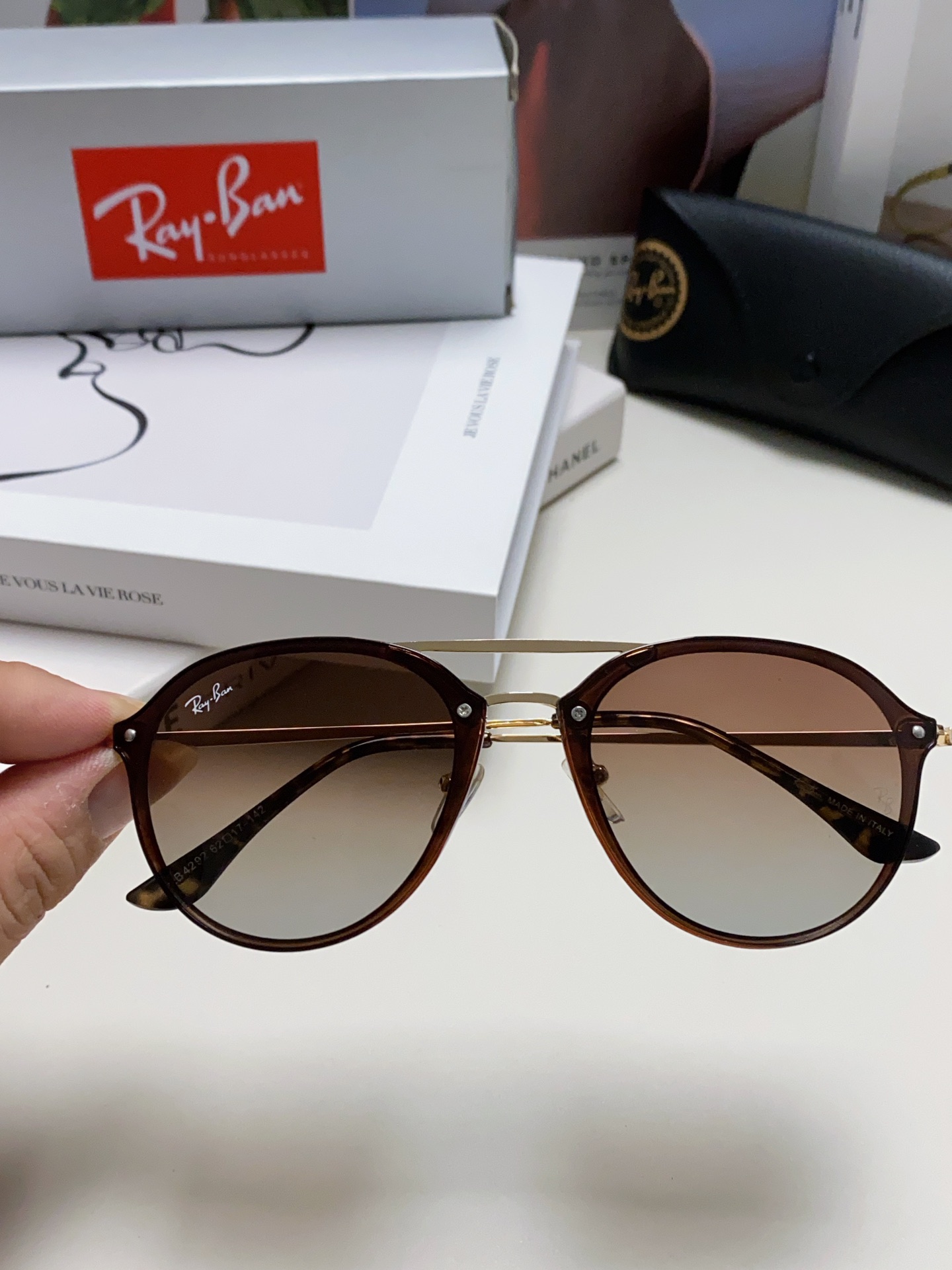 Ray-Ban Sunglasses RB4292