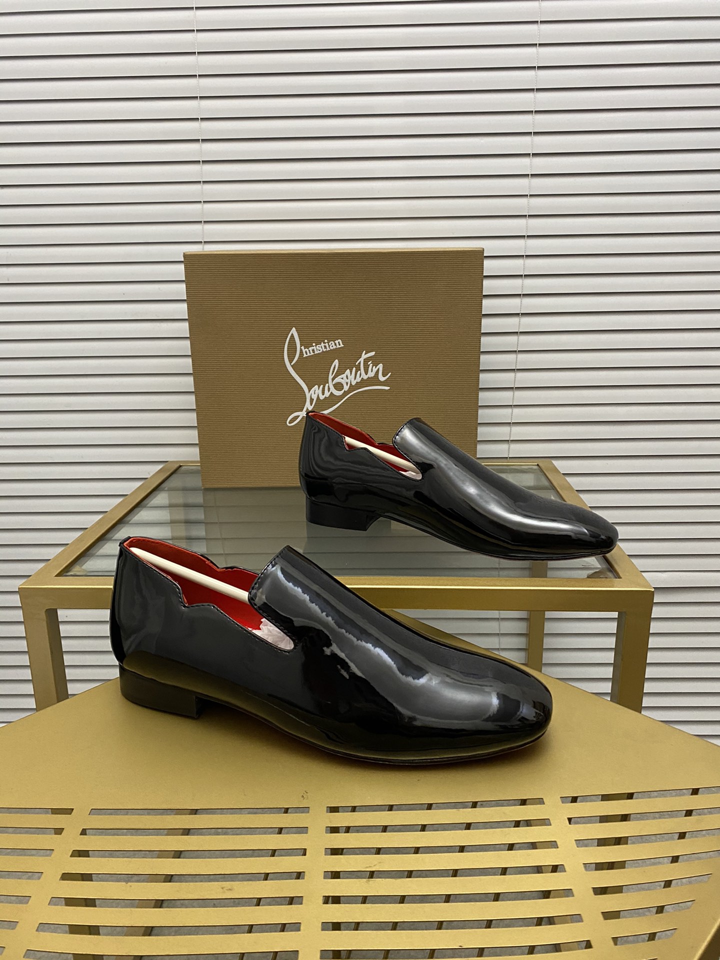 Christian Louboutin 052 Casual shoes HL003