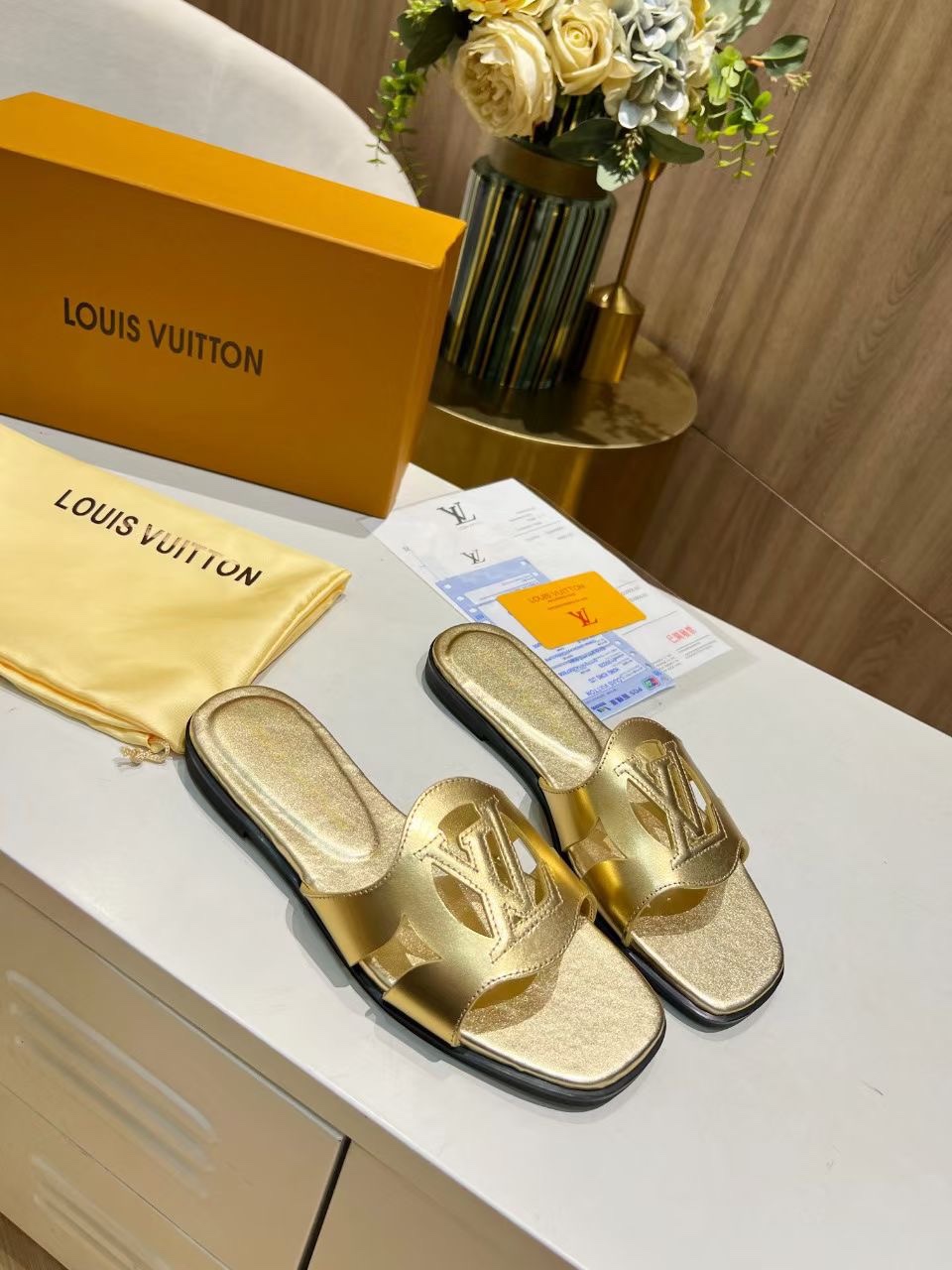 LV shoes 010 XM502