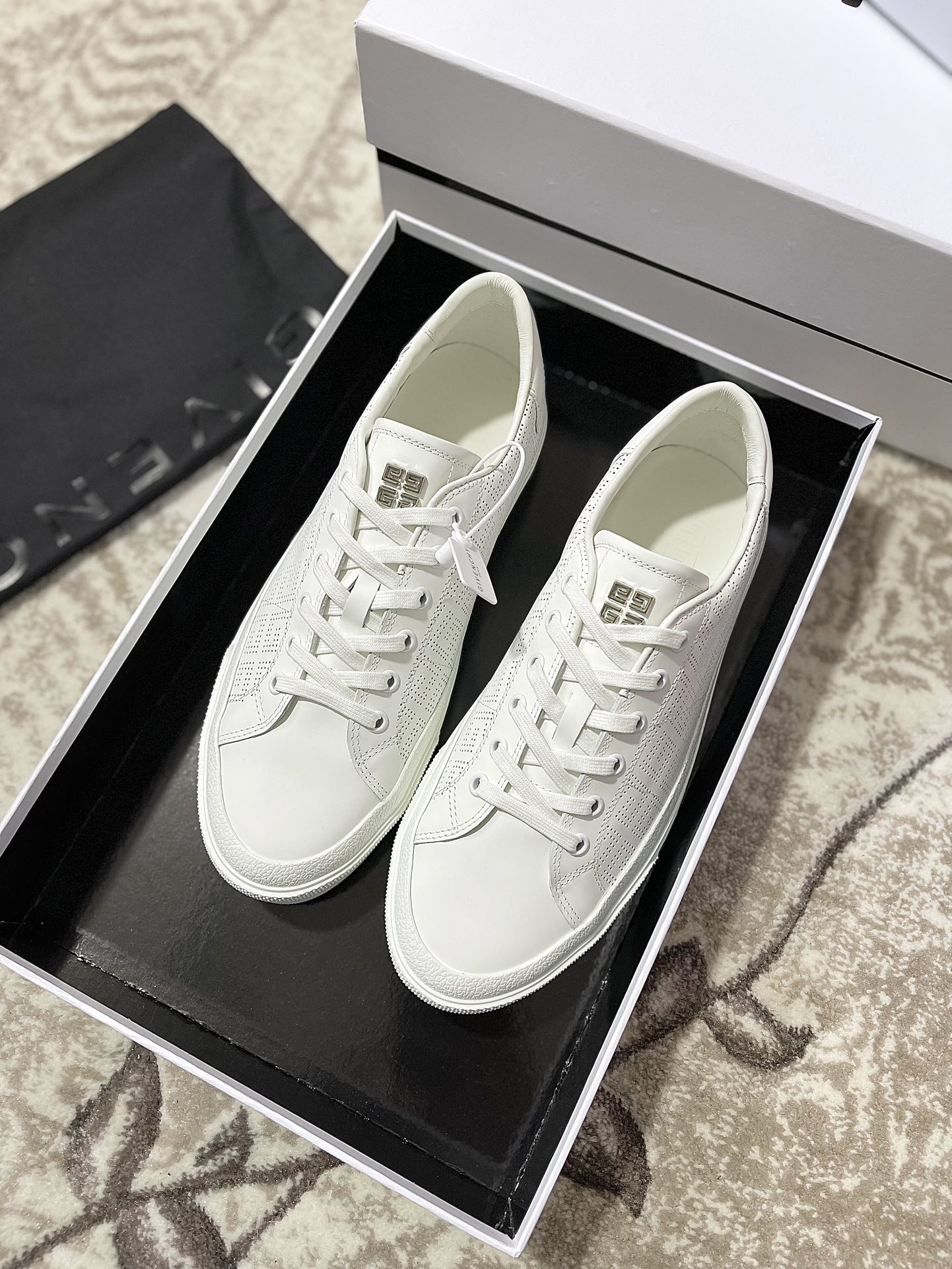 GIVENCHY 003 Casual shoes XM 003