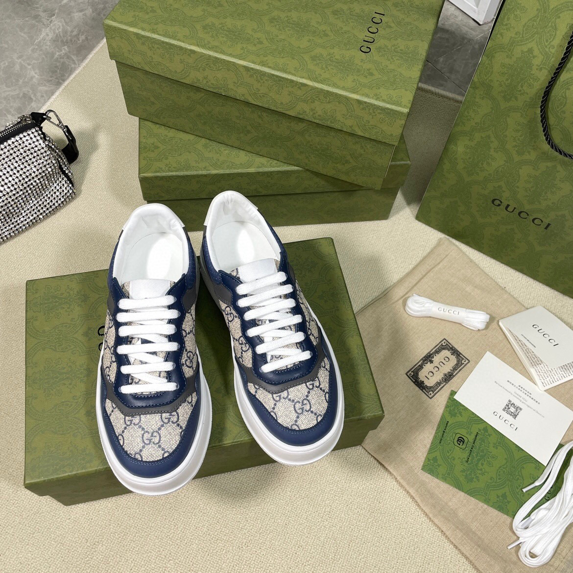 Gucci 休闲小白鞋饼干鞋 082