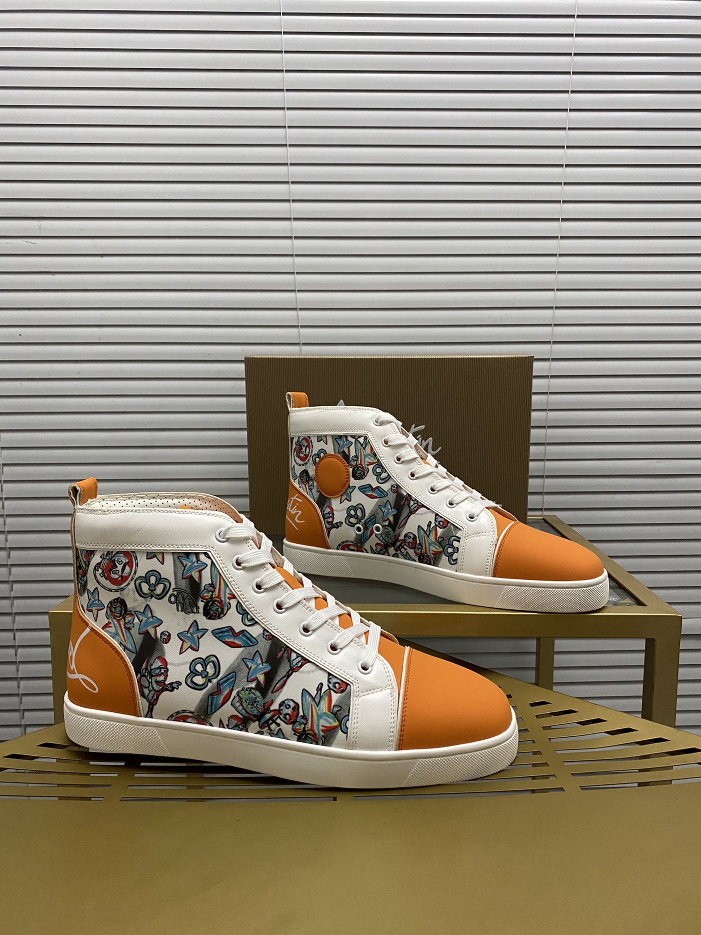 Christian Louboutin 022 Casual shoes HL003