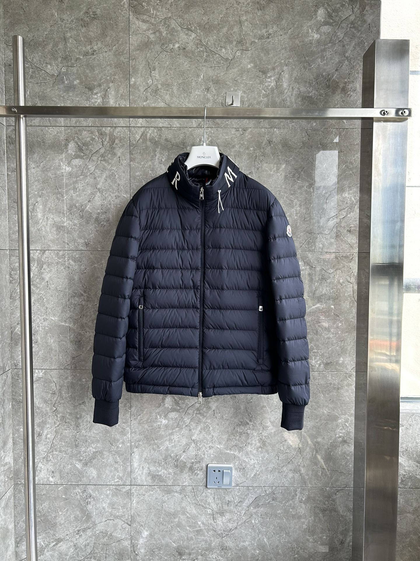 Moncler Down Jacket M2301 FYZ083