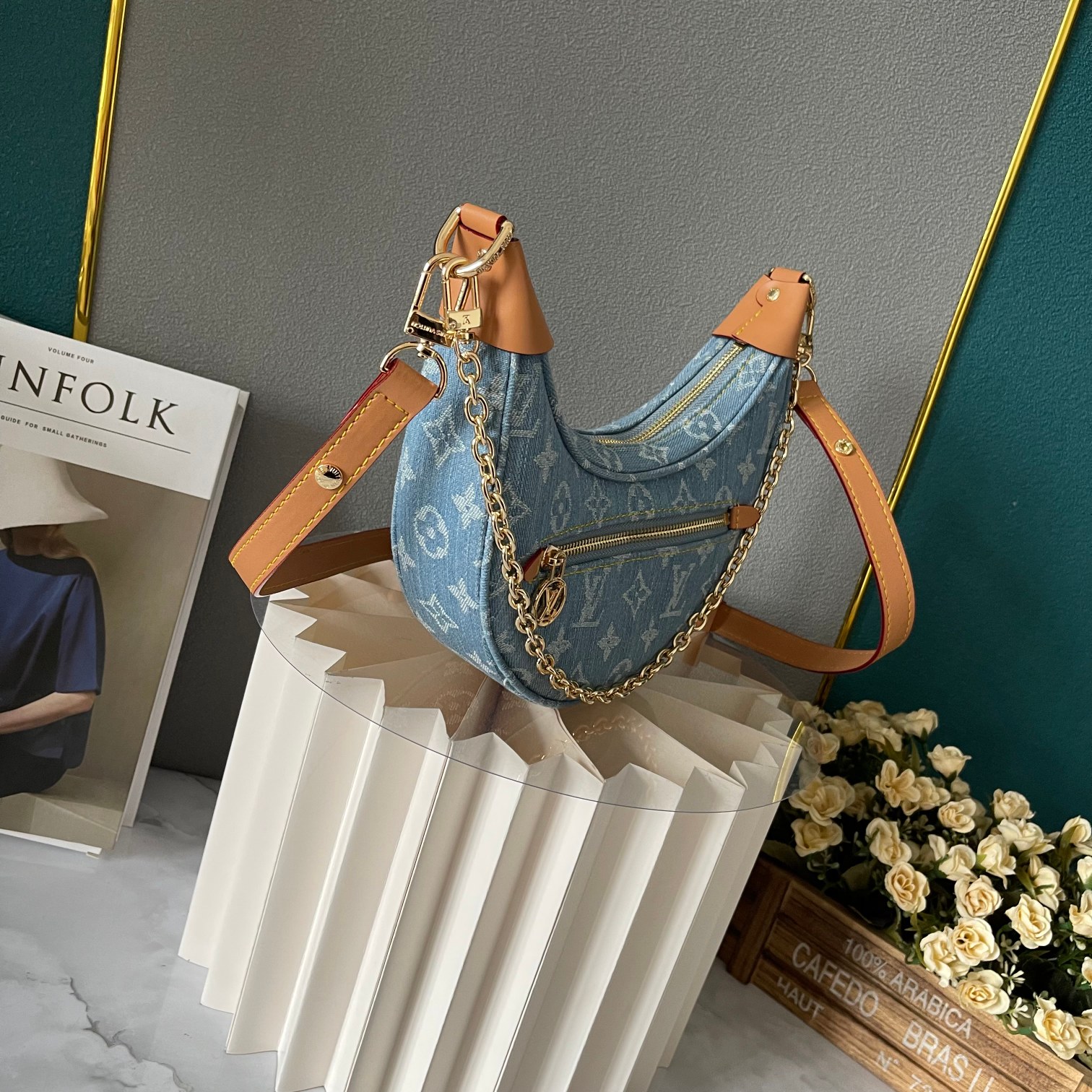 LV Loop Bag M81098 LM031 24cm