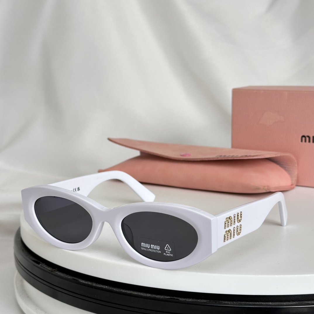 Miu Miu Sunglasses SMU11S SM061