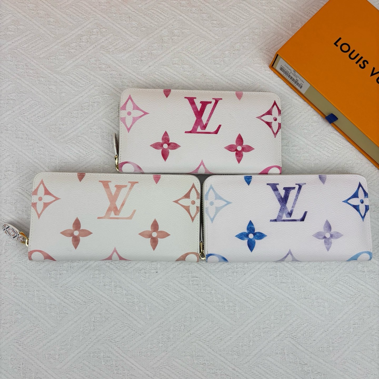 Louis Vuitton Wallet Card Holder Monogram M82384