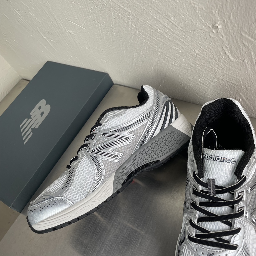 New Balance Sneakers Sports shoes NB 860