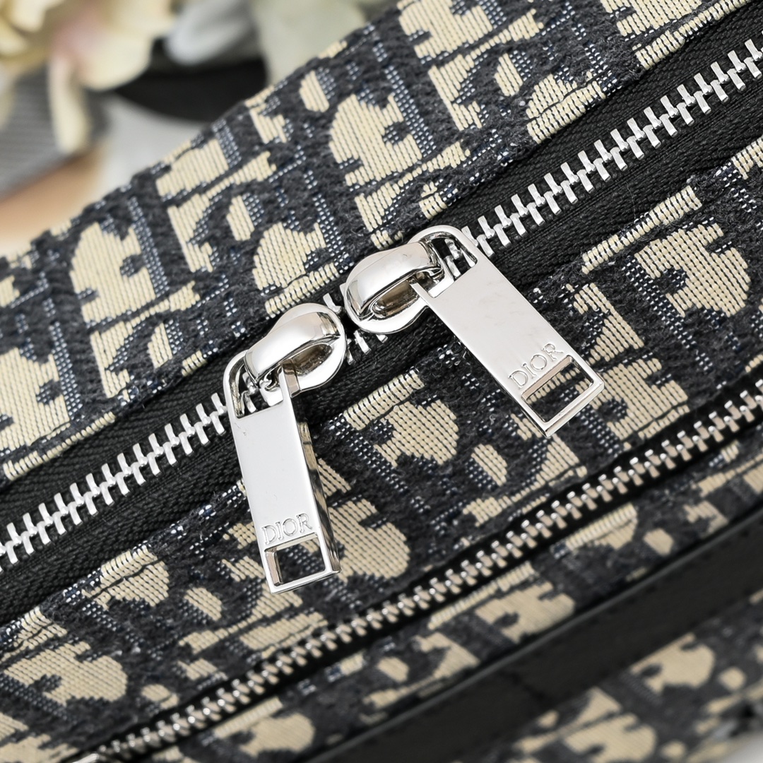 Dior Safari Messenger Bag 1050 XB091 22cm