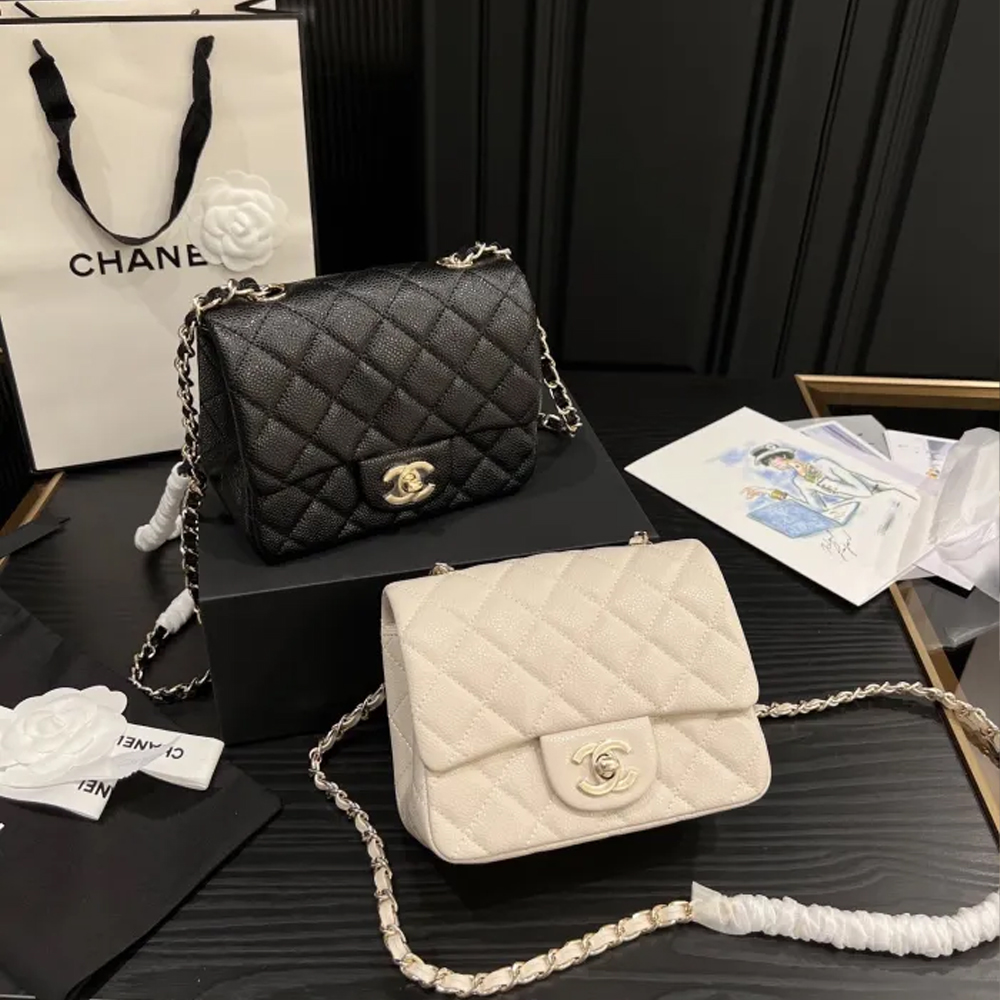 Chanel Shoulder Bag 017 DB071 17cm