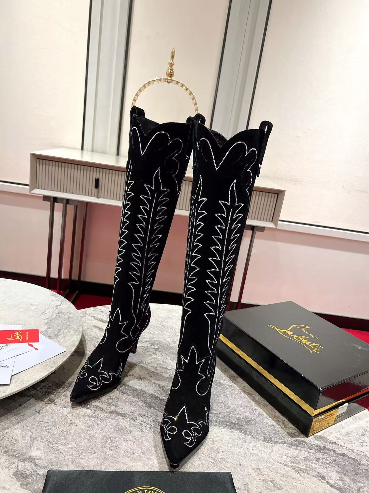 Christian Louboutin Boots 062 HL007