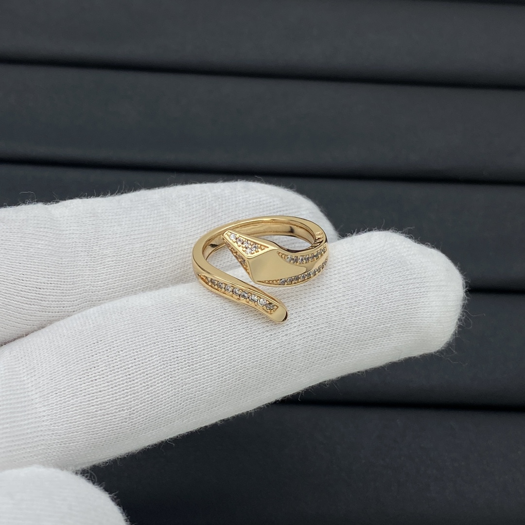 Prada Jewelry Rings Serpentine Fine Drill Design