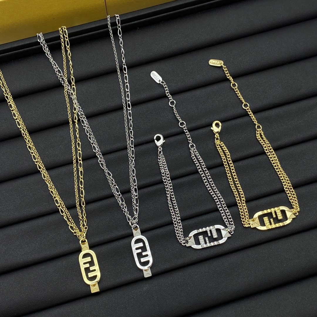 Fendi Jewelry Necklace Hollow Design