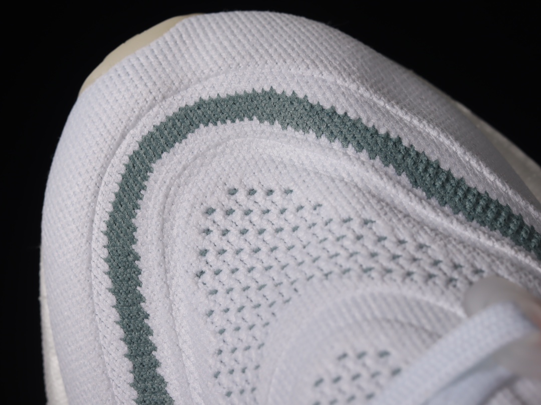 Ad Ultra Boost Light 23 HS6344 XM542