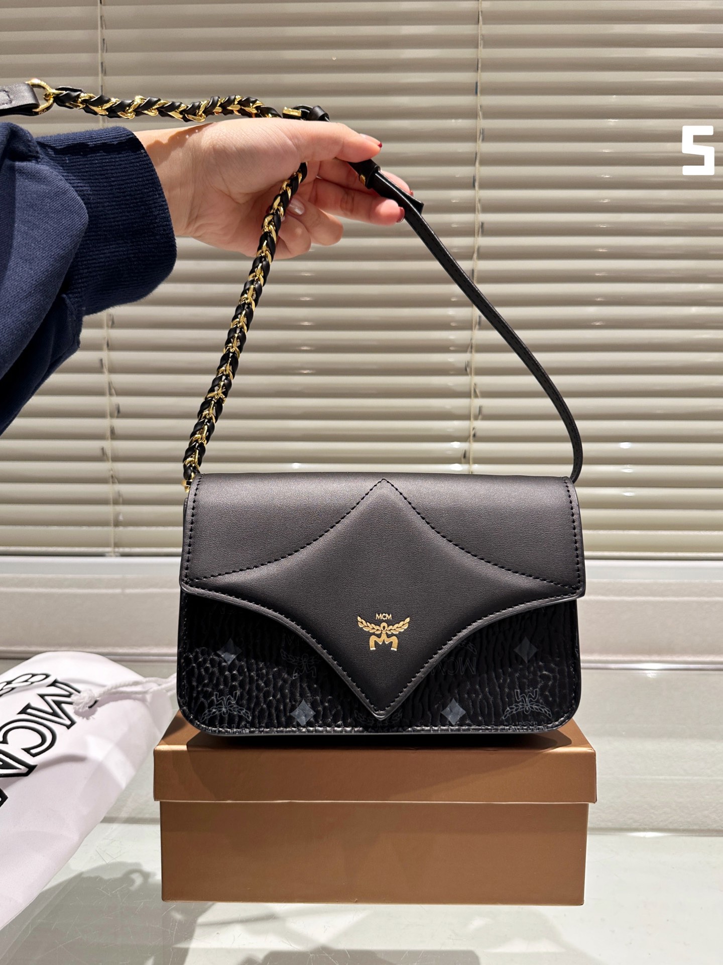 MCM Shoulder Bag 016 LLS051 20cm