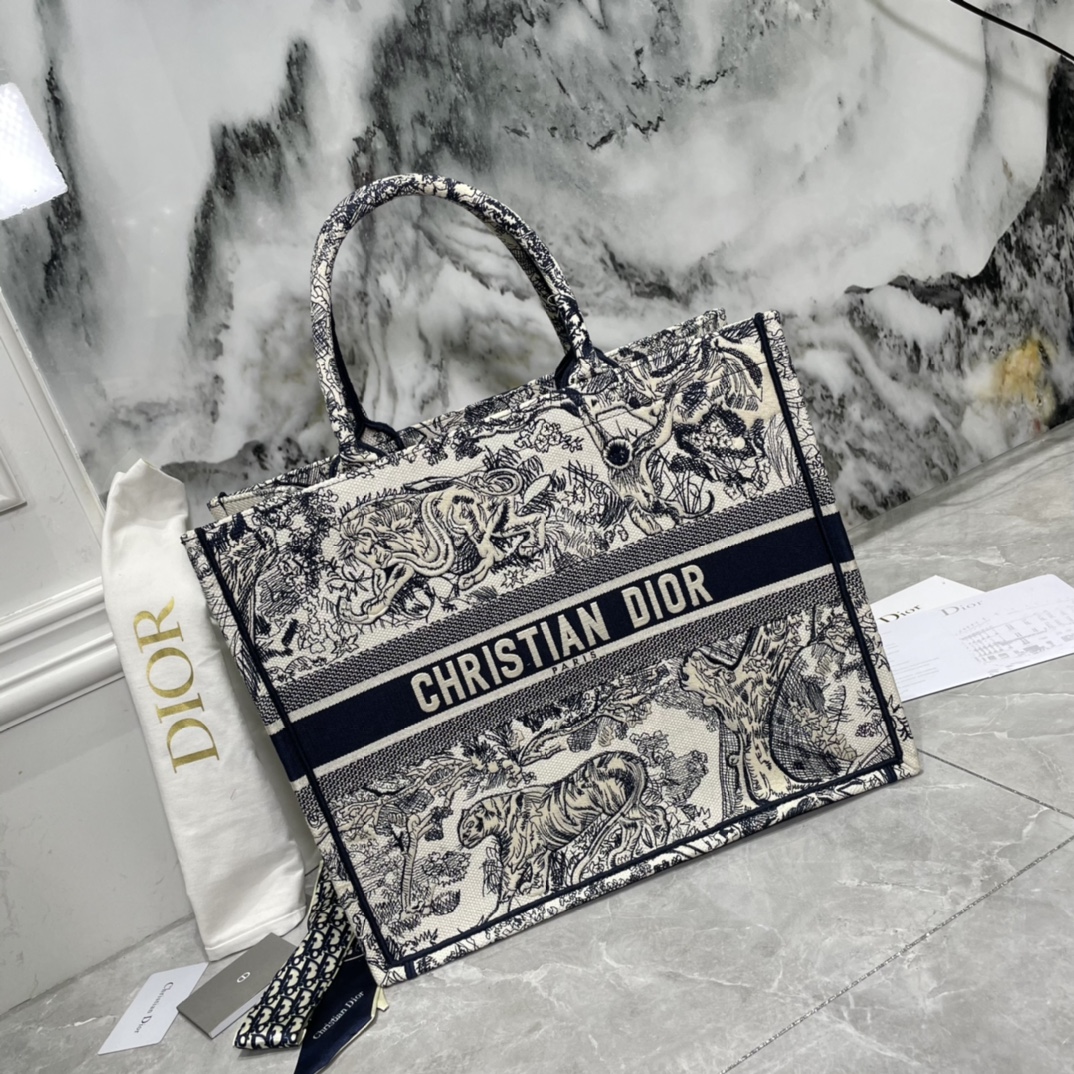 Dior9898XB042 10A +  top quality  41.5CM