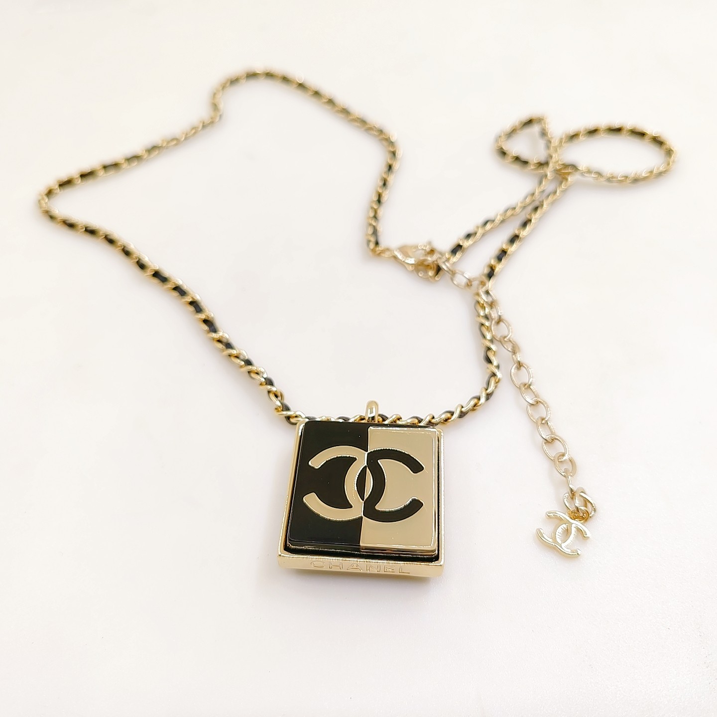 Chanel Necklace 017