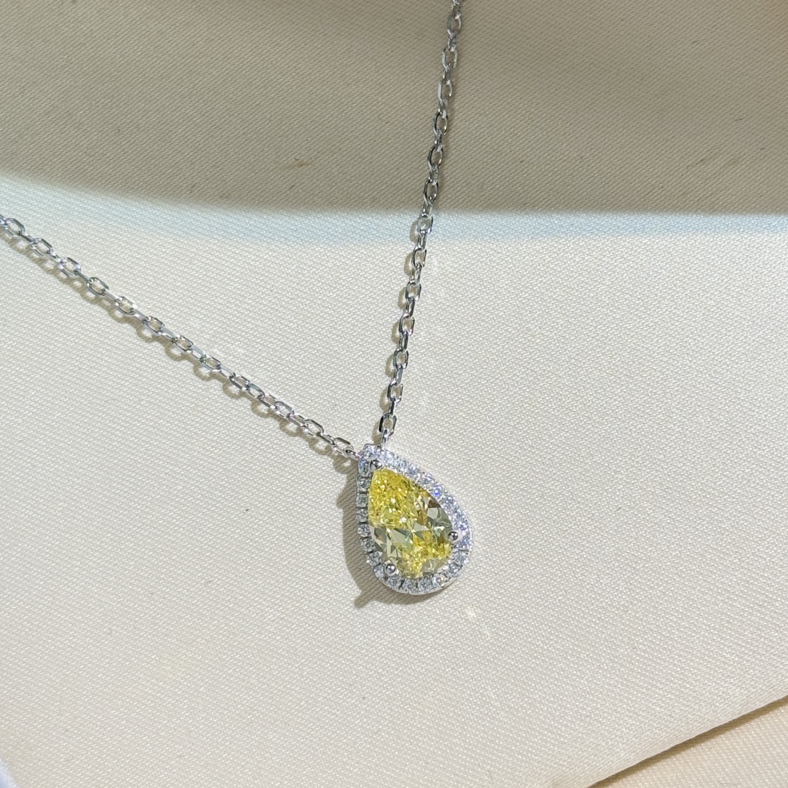 Tiffany & Co. Necklace 015