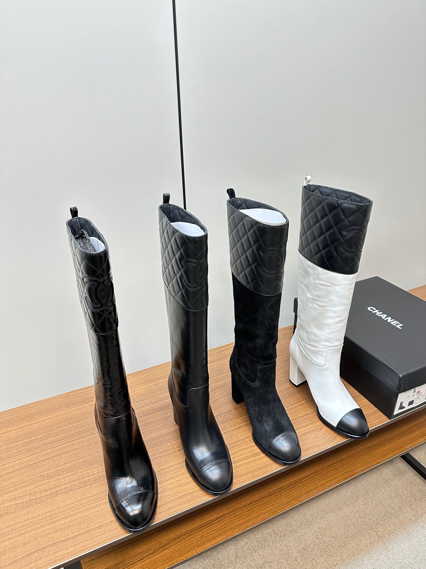 Chanel 008 boots XM015