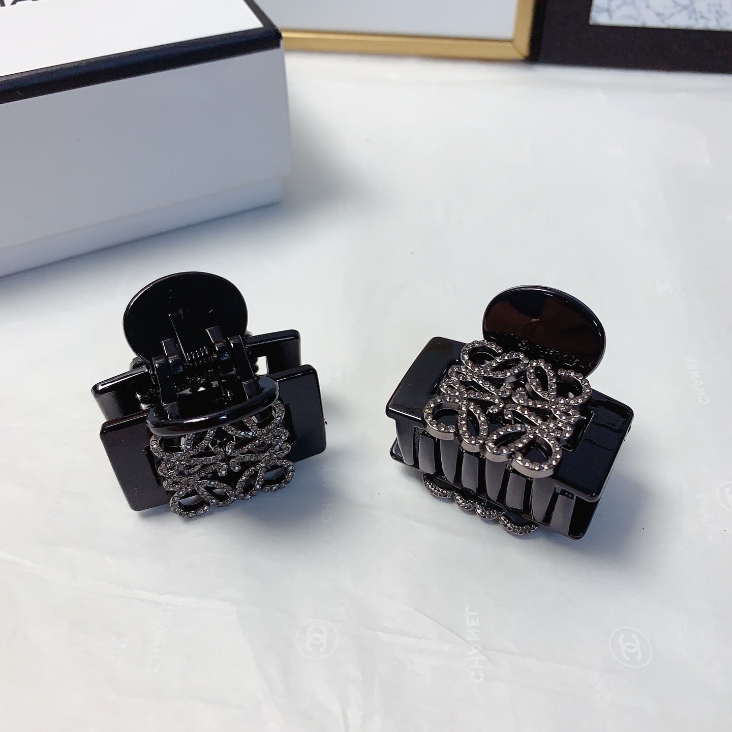 Loewe Jewelry Hairpin Pair Of Small Side Clips With Hollow Logo