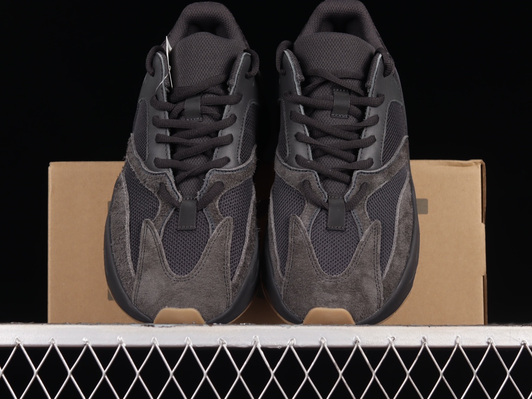 Yeezy Boost 700  Utility Black  FV5304