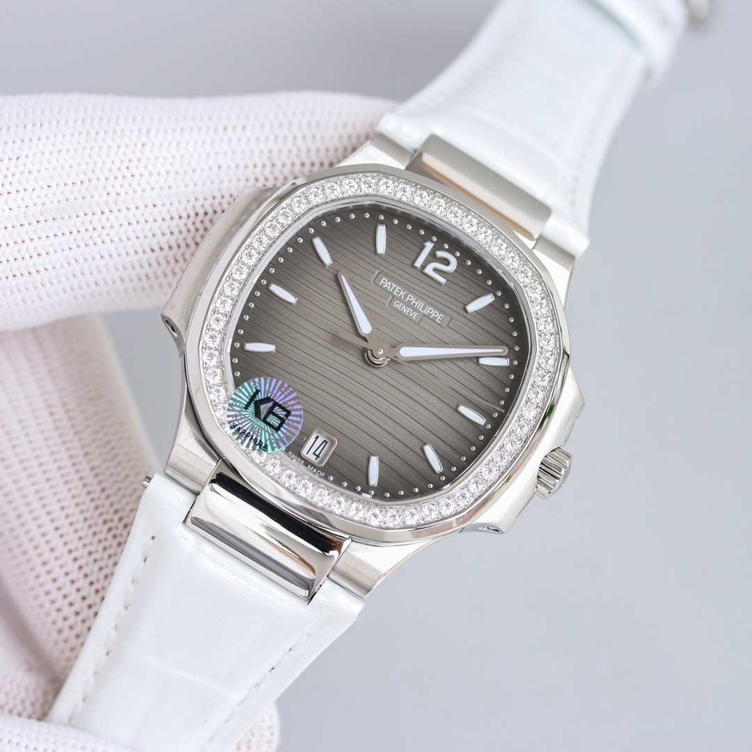 PATEK PHILIPPE NAUTILUS 7118 35.2mm