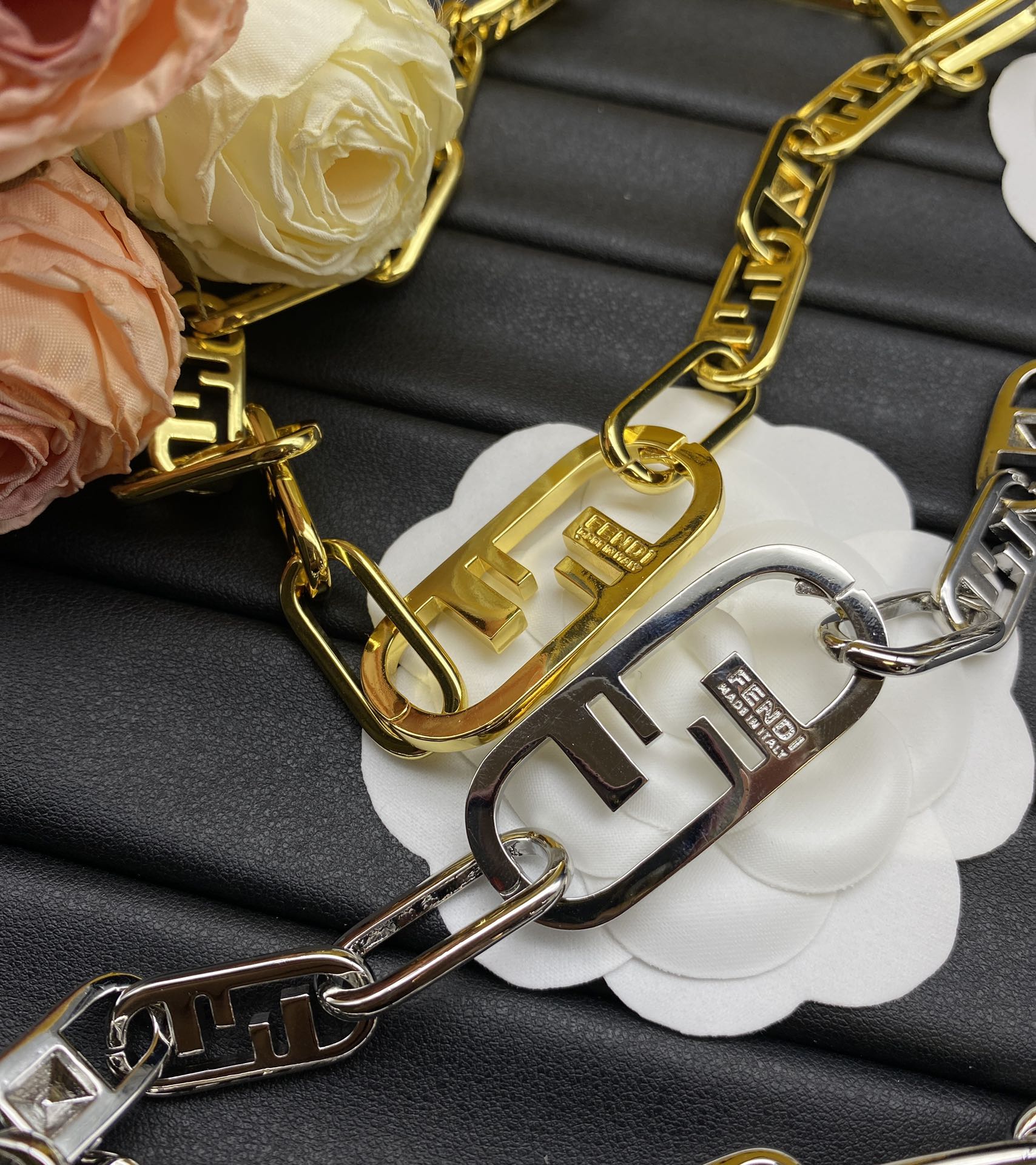 Fendi Jewelry Ring buckle hollow design