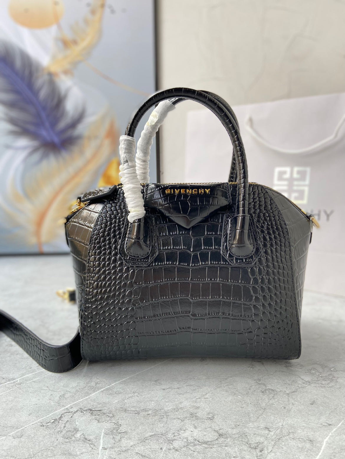 GIVENCHY Antigona Bag Black Crocodile LM022032042 20-33cm