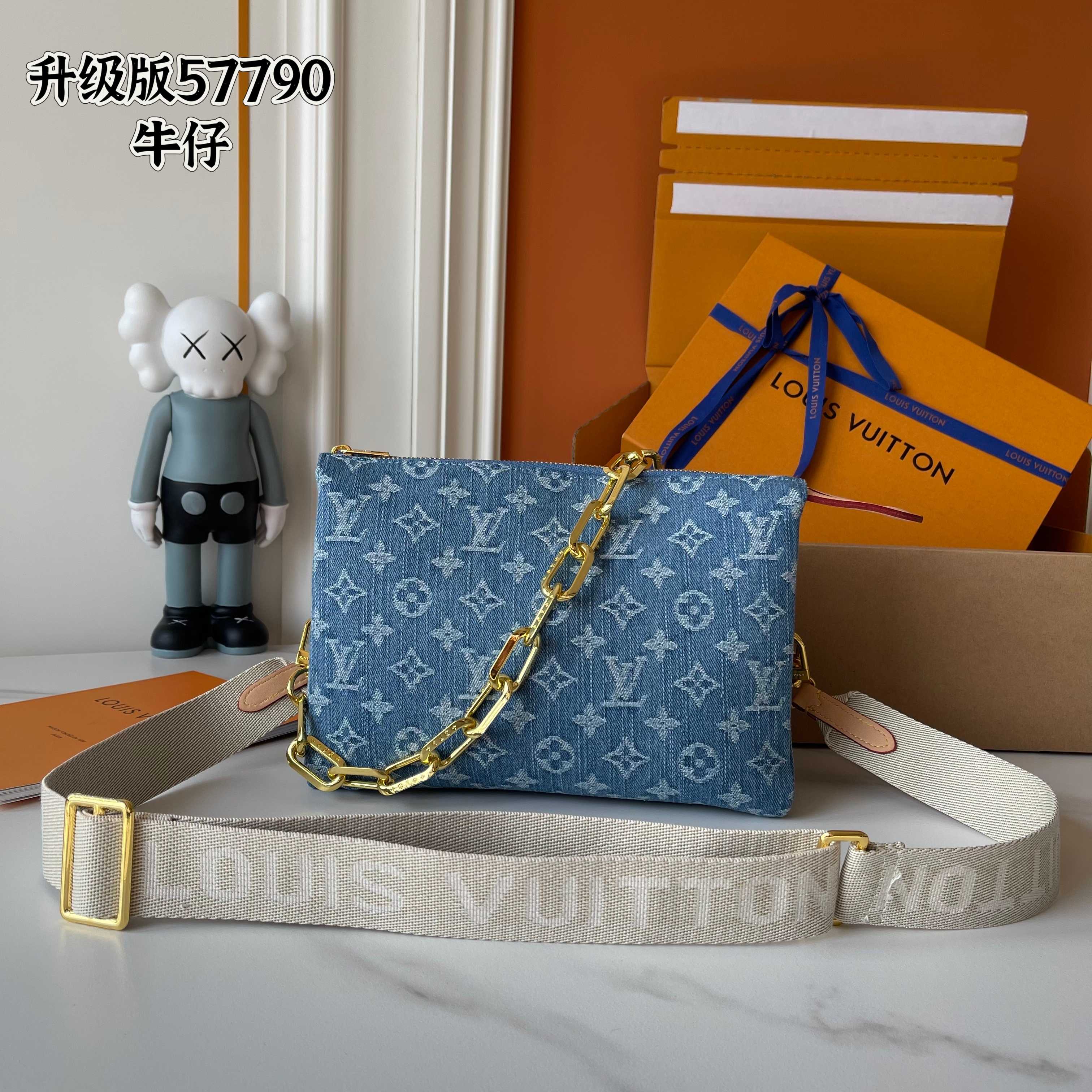 LV Coussin Bag M57790 LM051 26cm