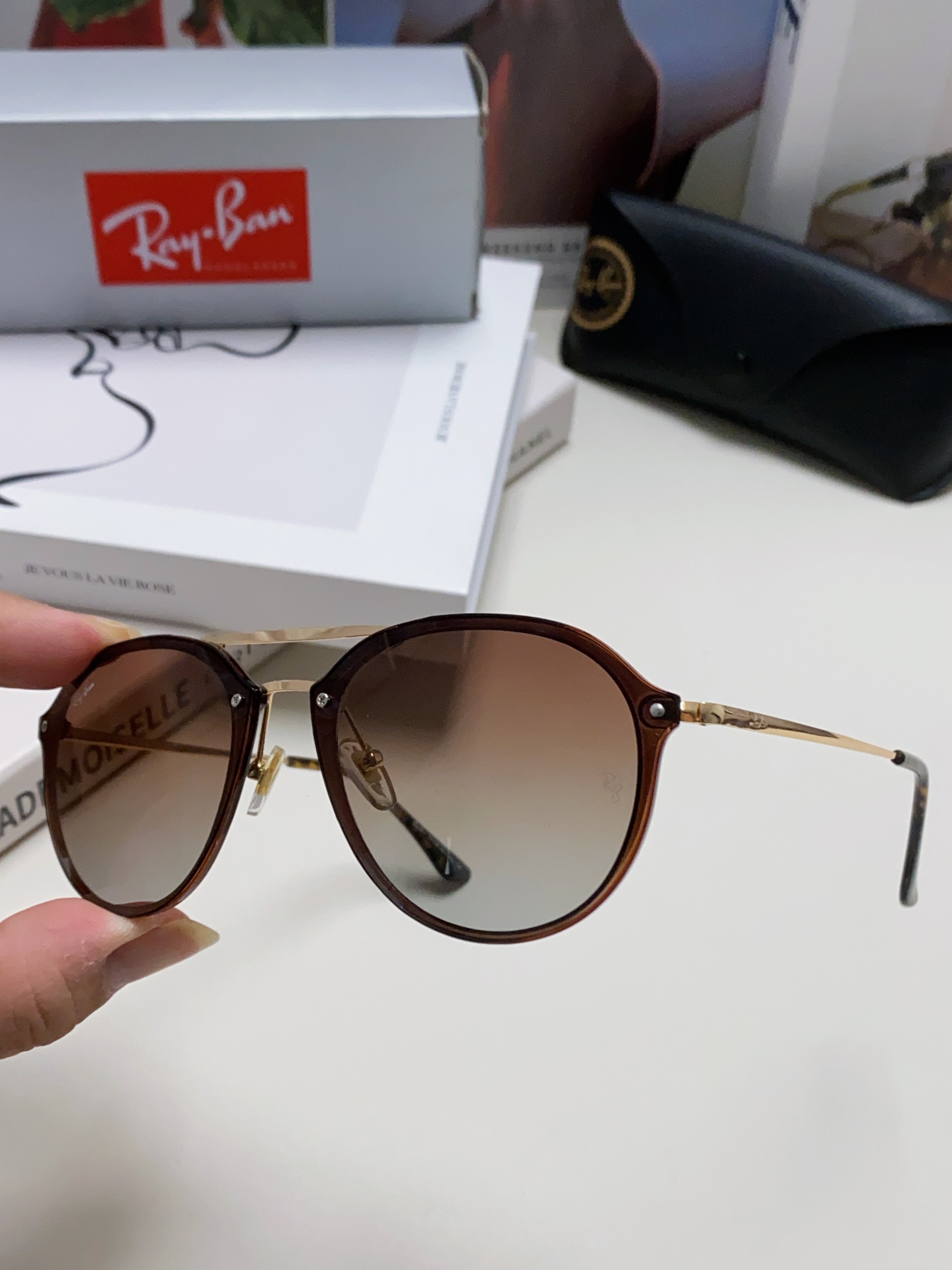Ray-Ban Sunglasses RB4292