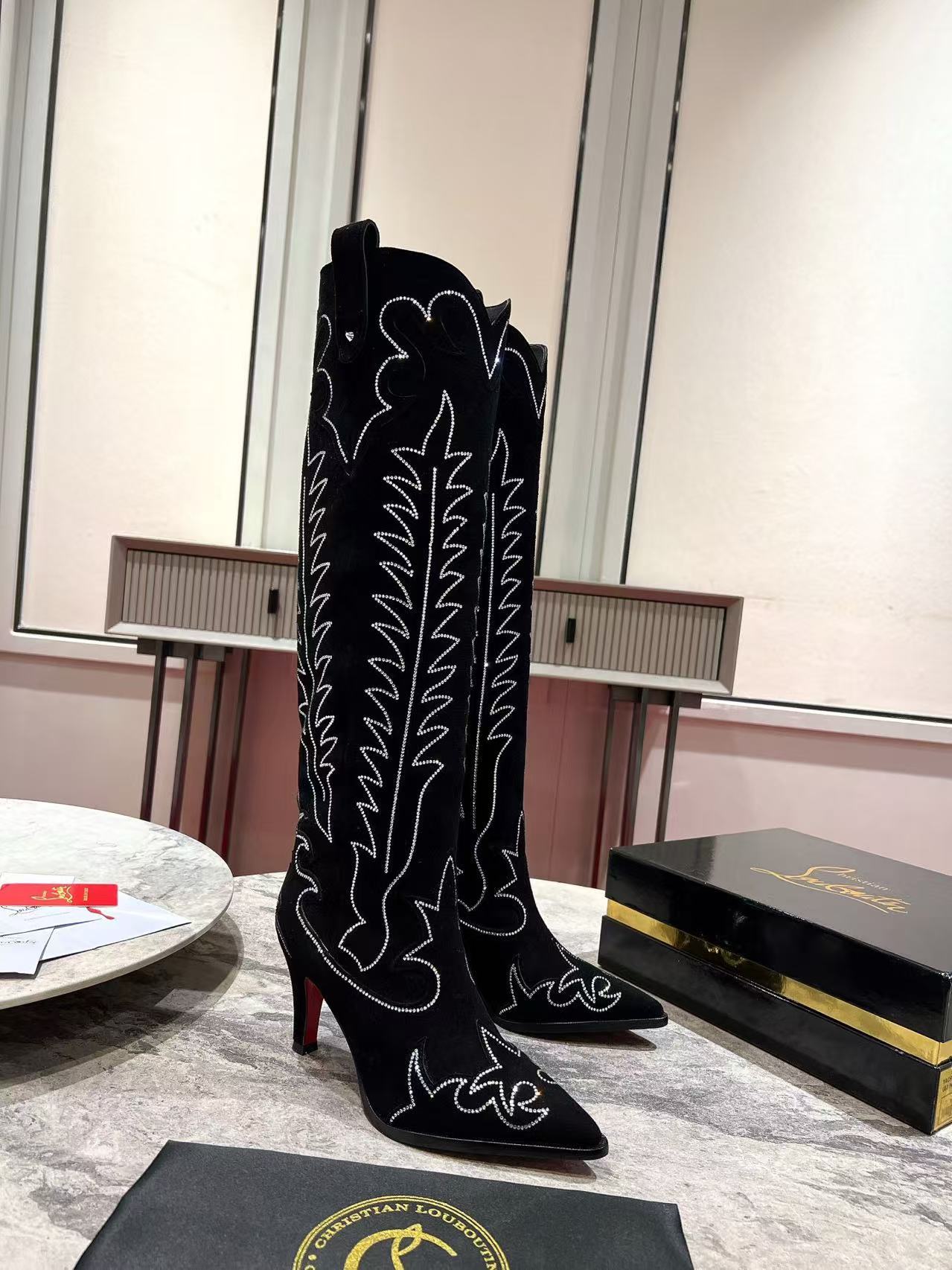 Christian Louboutin Boots 062 HL007