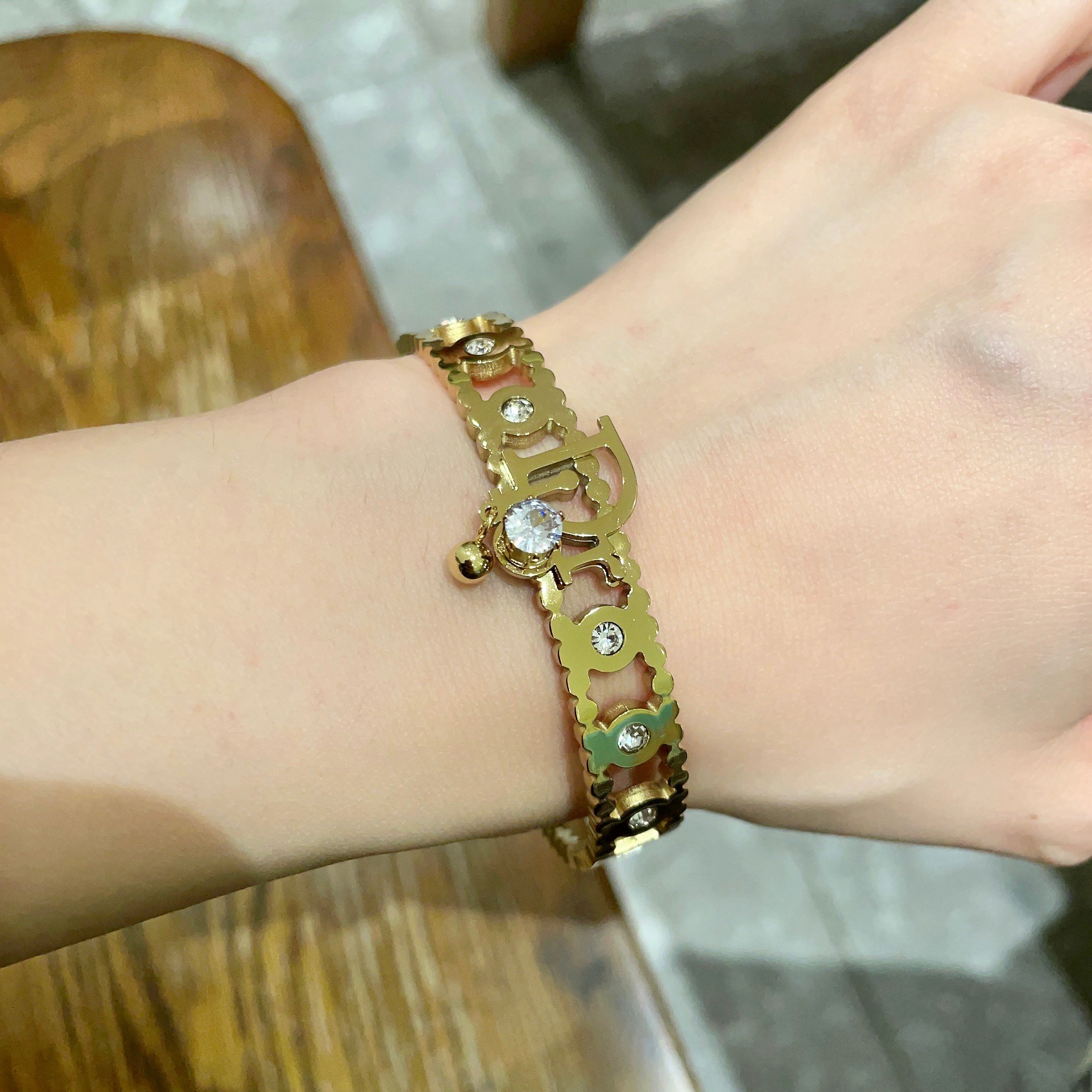 Dior Jewelry Bangle Beautiful Hollow Diamond Bracelet
