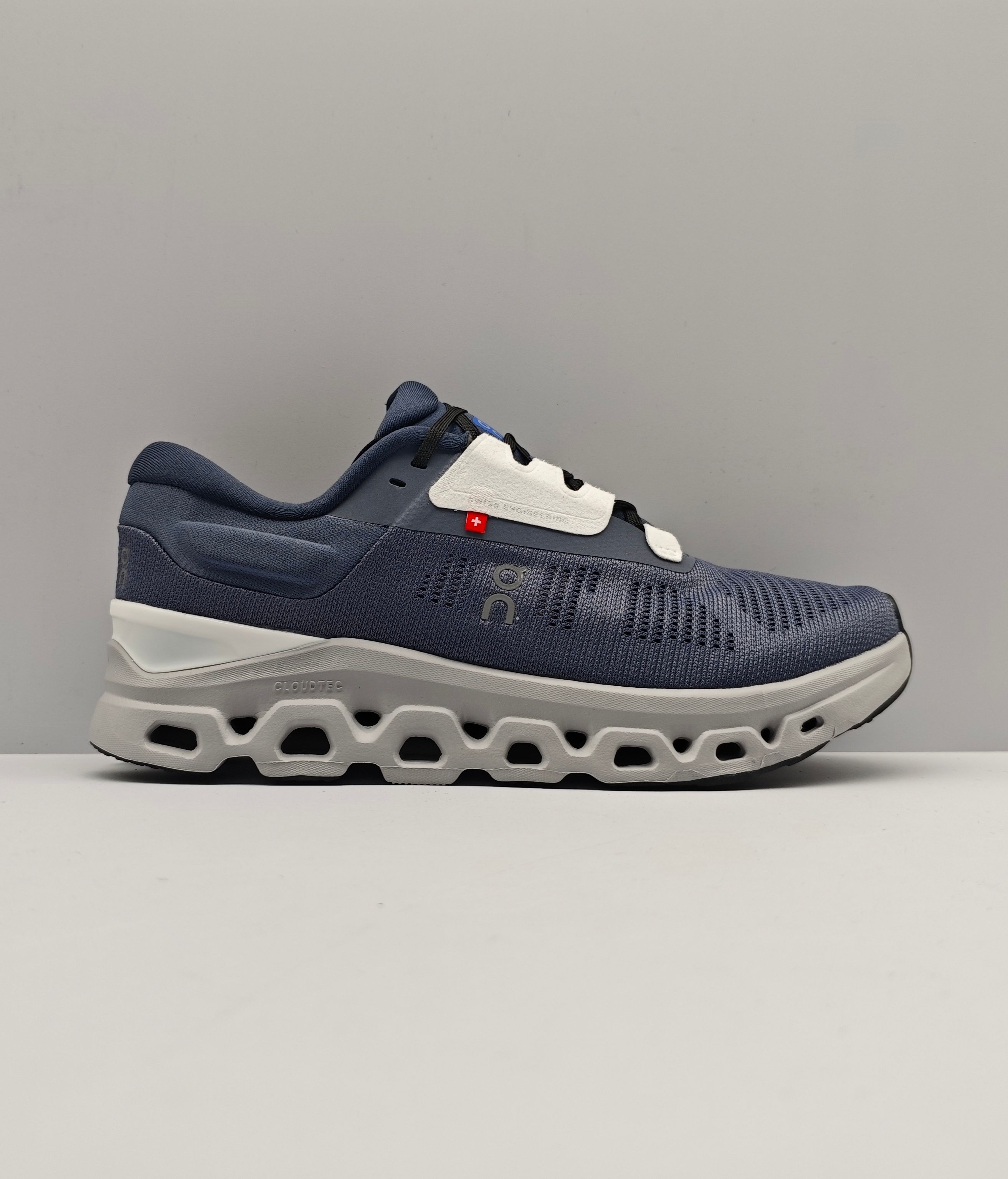 On Cloud Sneakers Sports shoes ON Cloudstratus 3