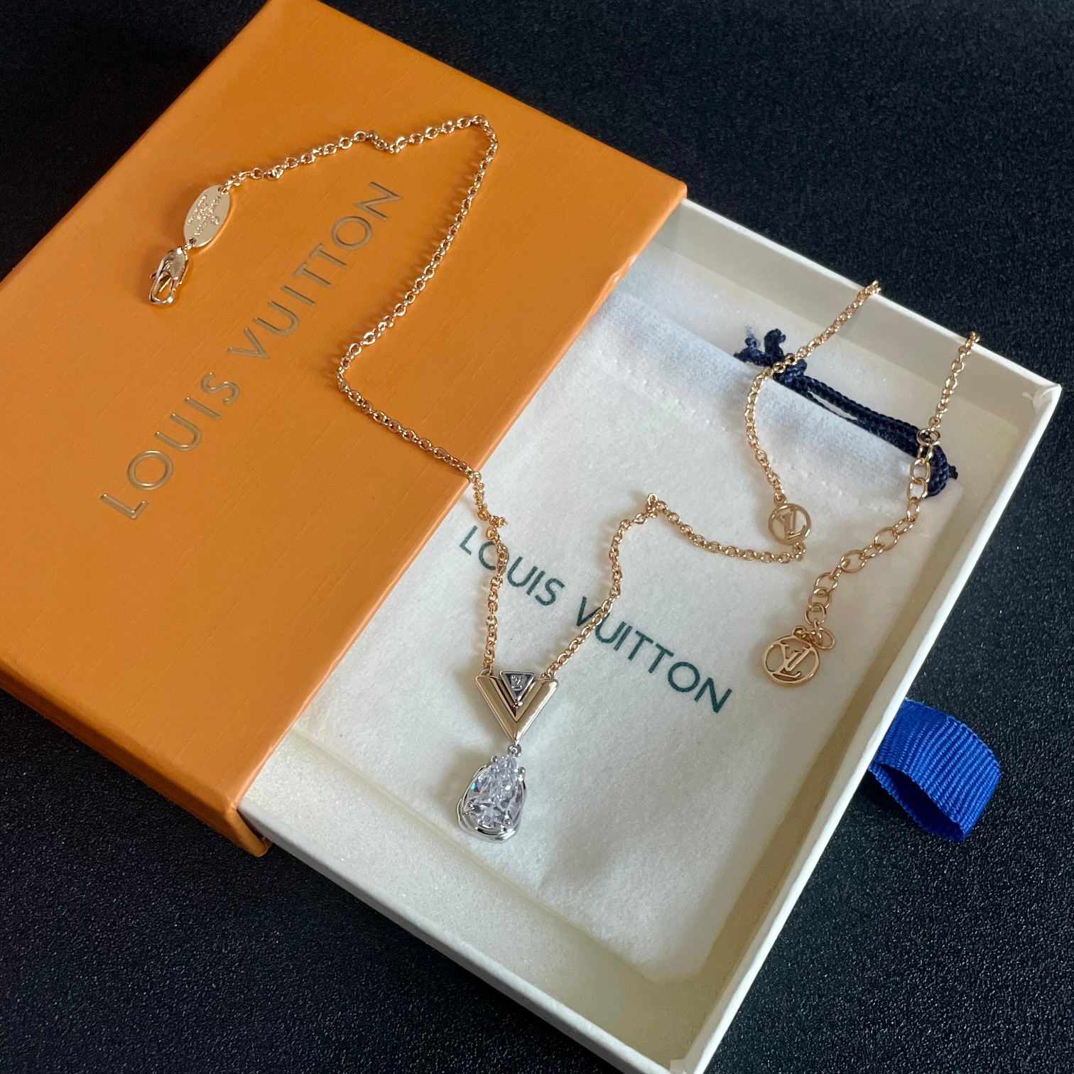 Louis Vuitton Jewelry Necklace LV Classic Graphic Concept