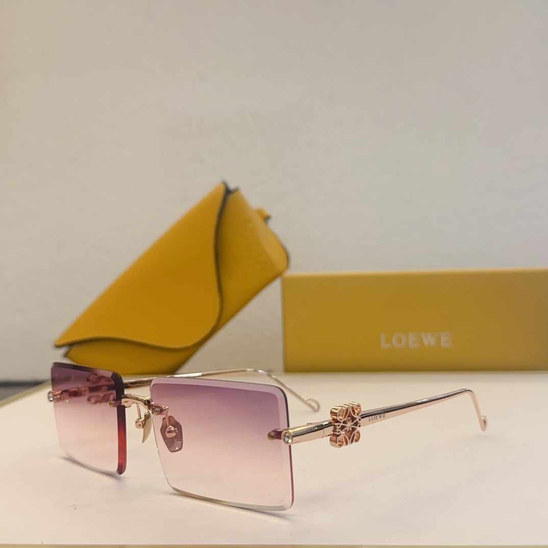 Loewe Sunglasses LW5090S SM051