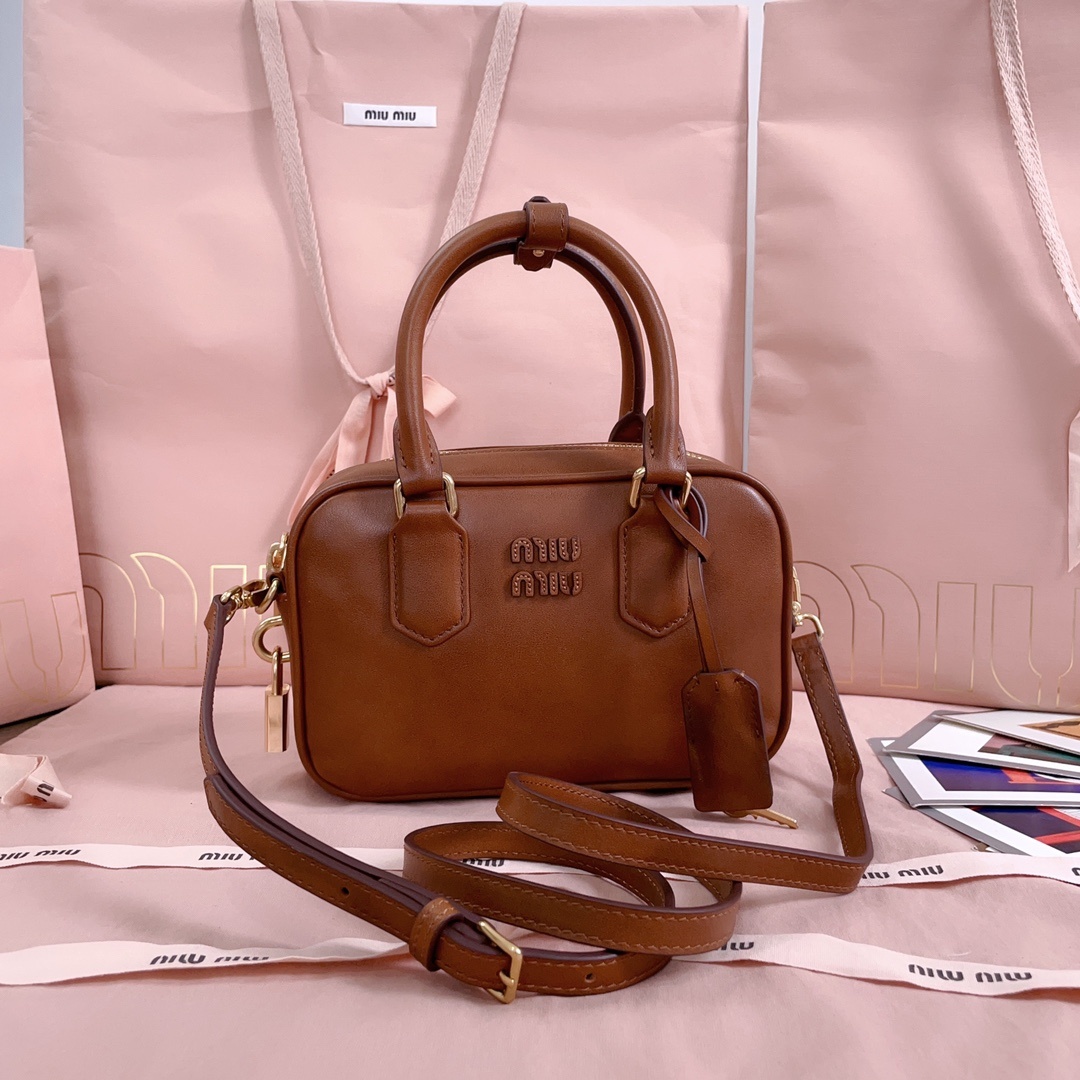 Miu Miu Shoulder Bag Ladies' Favorite